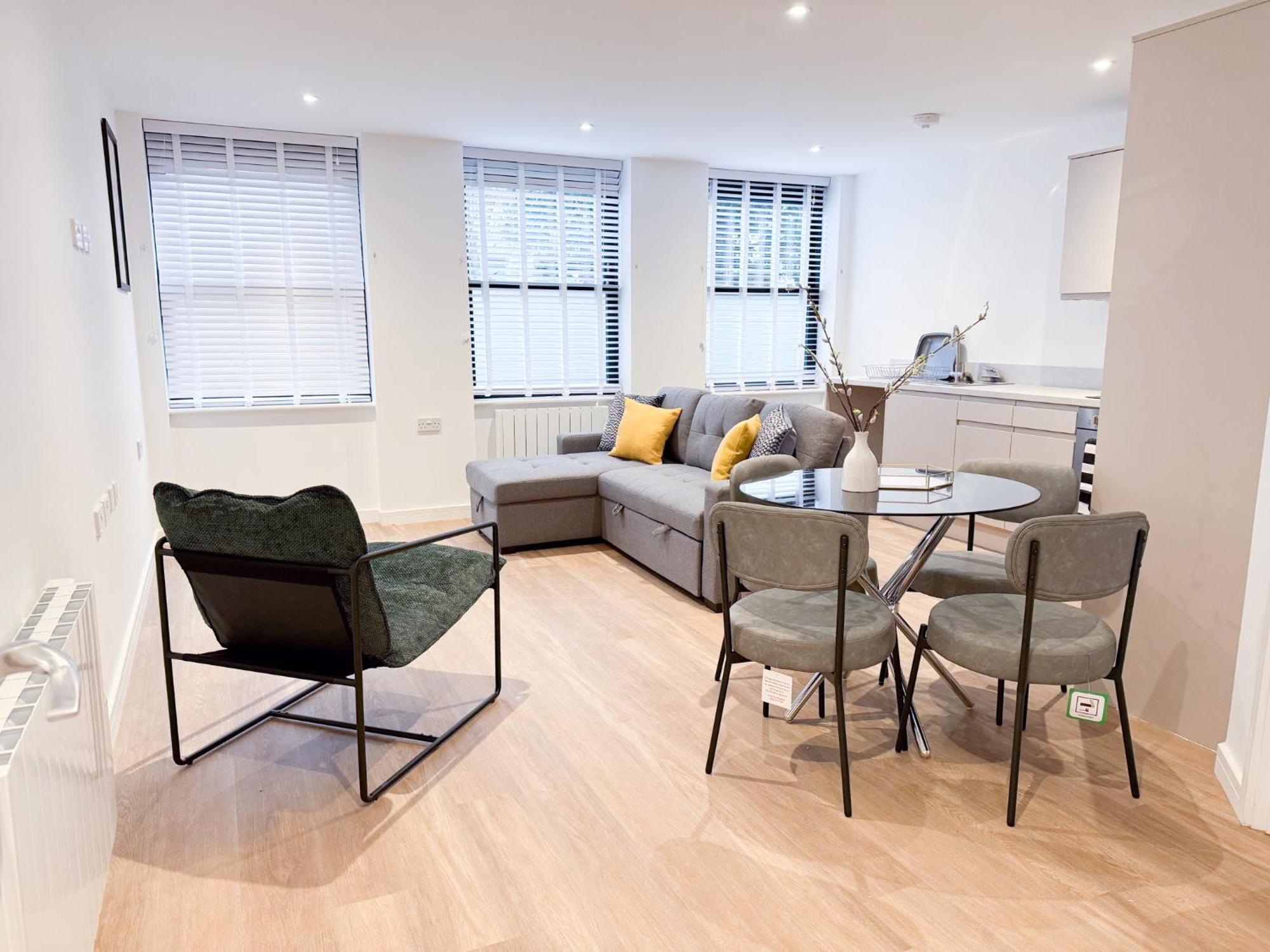 Spacious Modern 1 Bed Apartments In St Neots - Perfect For Contractors & Professionals - Free Parking - Wifi - Fully Equipped Kitchen - Smart Tv Ideal For Work Stays And Long Projects Exterior foto