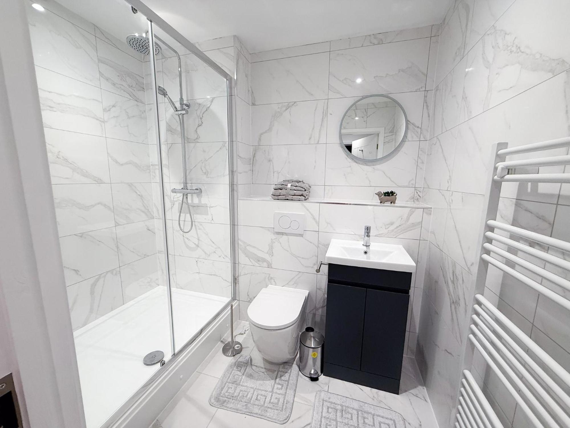 Spacious Modern 1 Bed Apartments In St Neots - Perfect For Contractors & Professionals - Free Parking - Wifi - Fully Equipped Kitchen - Smart Tv Ideal For Work Stays And Long Projects Exterior foto